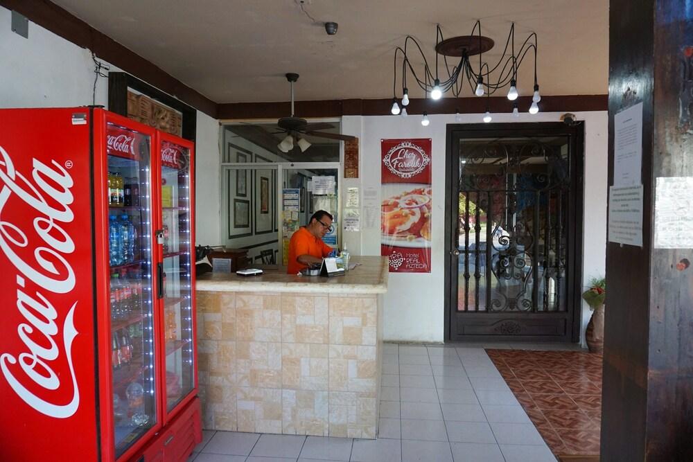 Hotel Real Azteca Четумал Екстериор снимка